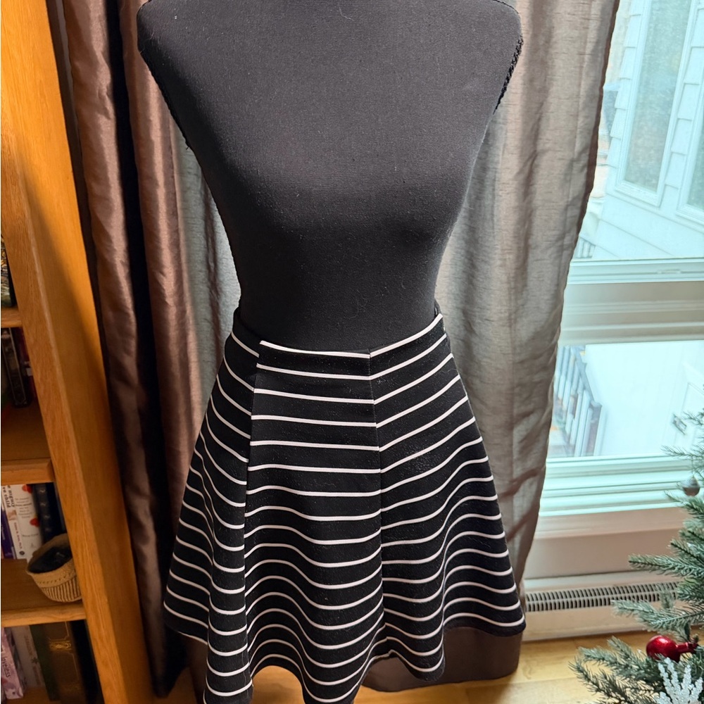 Elegant Striped Mini Skirt